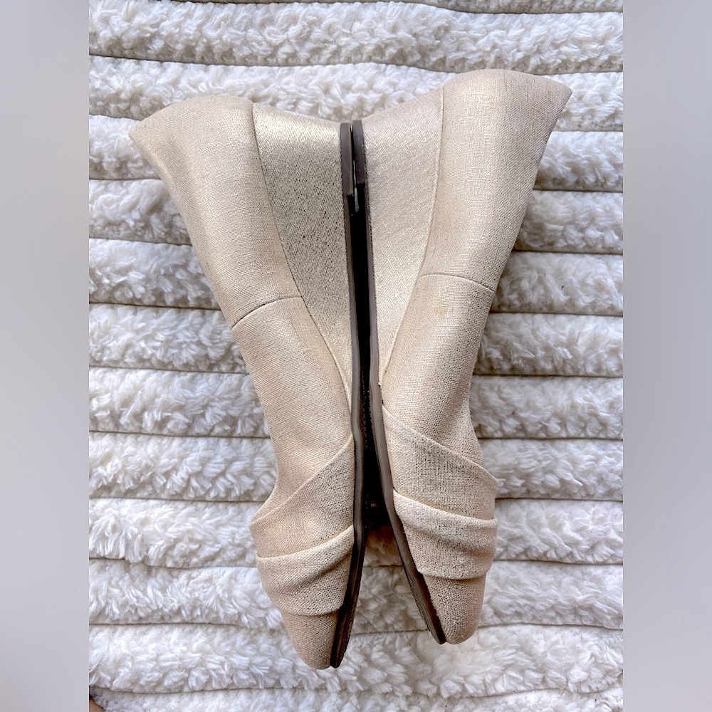 Kelly & Katie Gold Shimmer Wedge Heels | Size 8.5M | Elegant & Comfortable